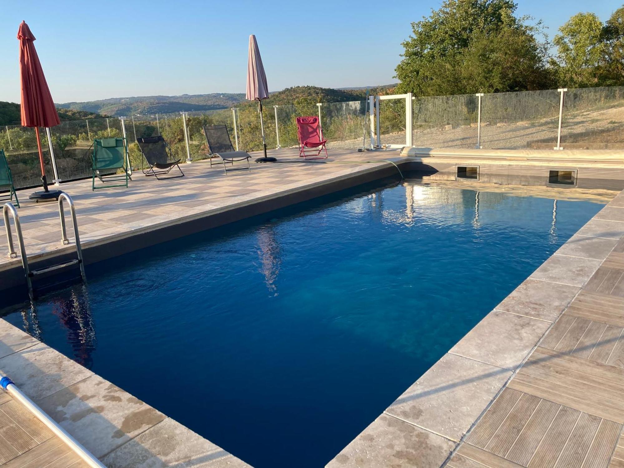Hostal La Roulotte Clerelu - Du Domaine Des Ramonets Cahors Exterior foto