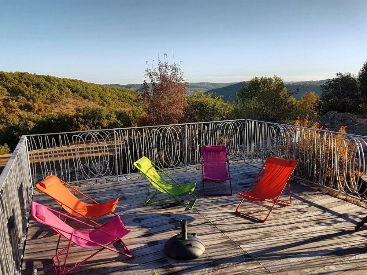 Hostal La Roulotte Clerelu - Du Domaine Des Ramonets Cahors Exterior foto