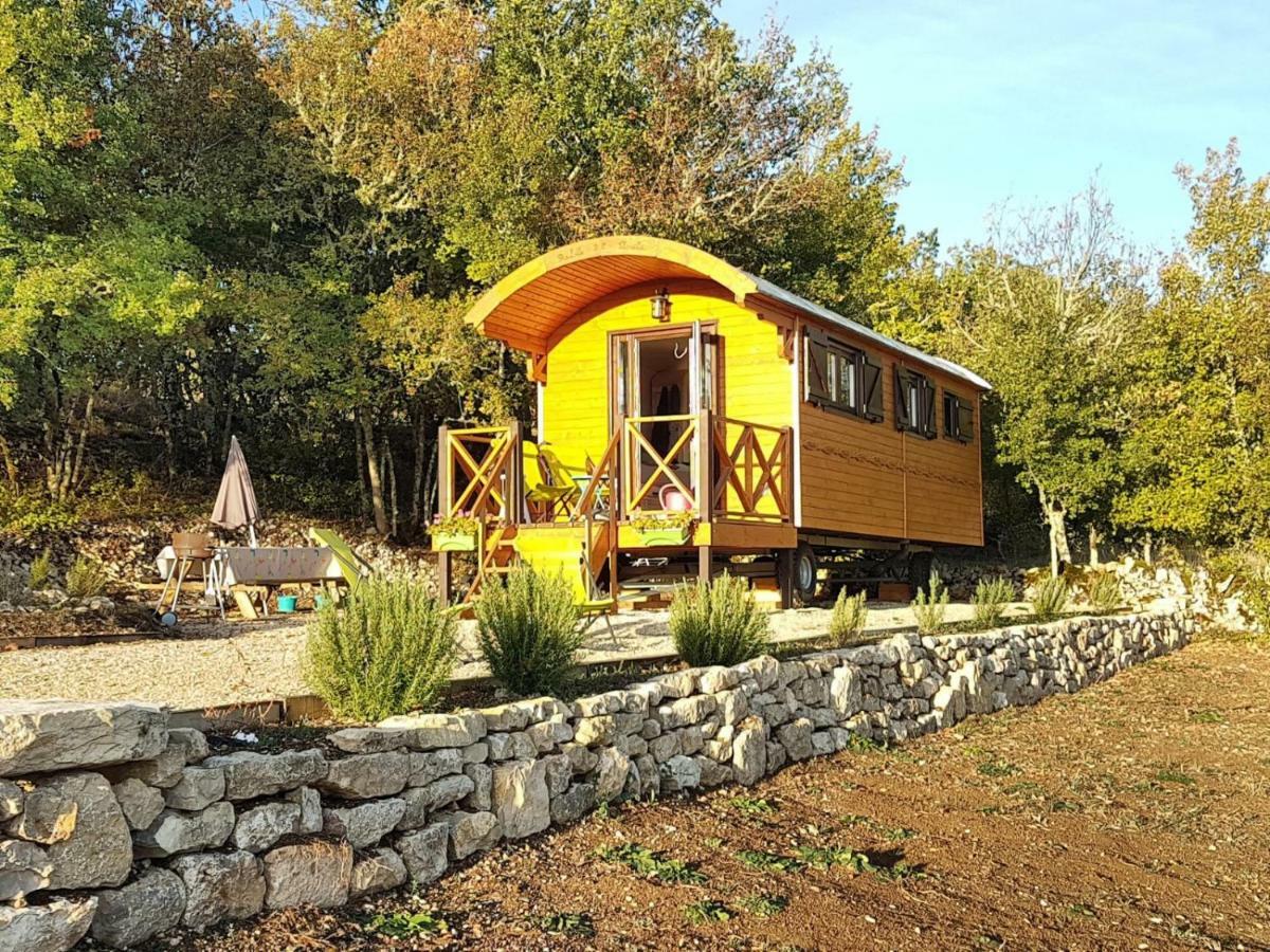 Hostal La Roulotte Clerelu - Du Domaine Des Ramonets Cahors Exterior foto