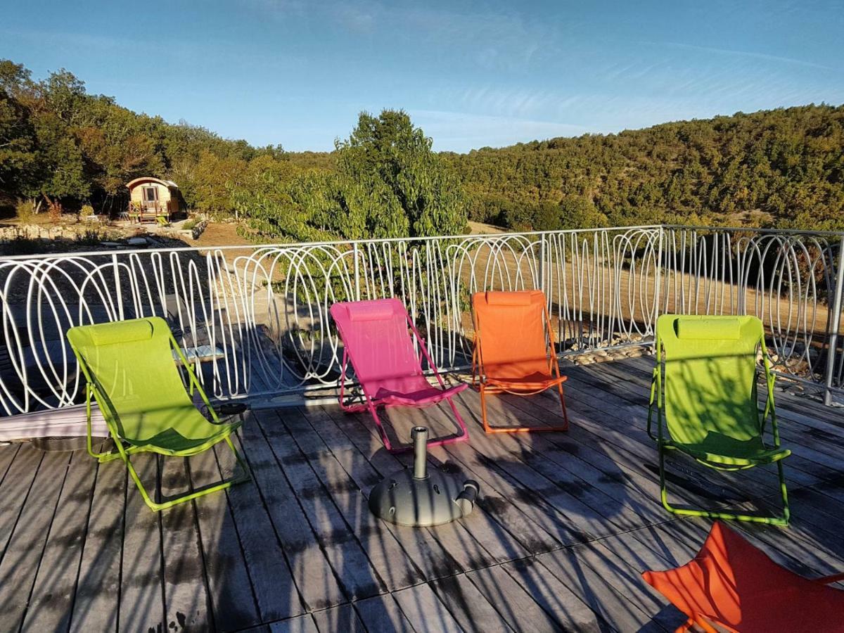 Hostal La Roulotte Clerelu - Du Domaine Des Ramonets Cahors Exterior foto